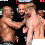 Mike Tyson dá tapa no rosto de Jake Paul em pesagem cerimonial