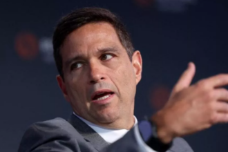 Campos Neto critica fim da escala 6×1 e defende cortes de gastos para ajuste fiscal