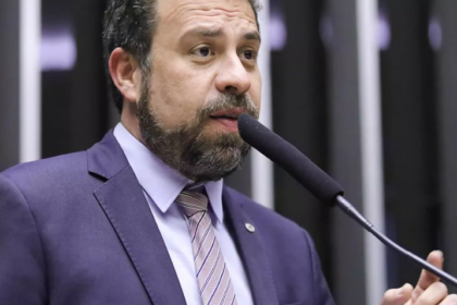 Esquerda está perdendo a guerra cultural para a extrema-direita, avalia Guilherme Boulos