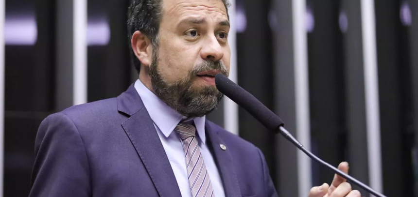 Esquerda está perdendo a guerra cultural para a extrema-direita, avalia Guilherme Boulos