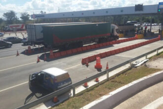 Vale-Pedágio Obrigatório para caminhões terá pagamento 100% digital em 2025; veja o que muda