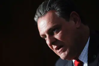 Ministro critica Carrefour por suspensão de carnes do Mercosul e apoia boicote dos frigoríficos