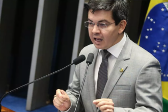 Randolfe Rodrigues confirma incômodo de parlamentares após decisão do STF sobre emendas