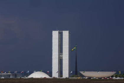 Governo não fecha acordo na CCJ para pautar PEC sobre corte de gastos