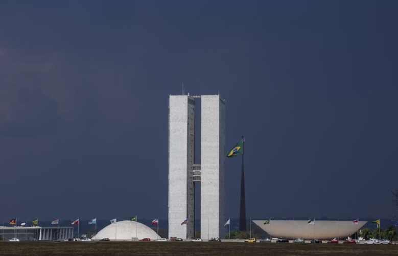 Governo não fecha acordo na CCJ para pautar PEC sobre corte de gastos