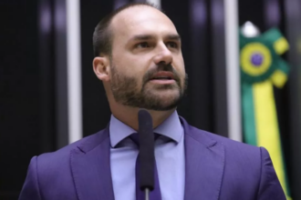 Bolsonaro já planeja chapa com Eduardo como vice para 2026