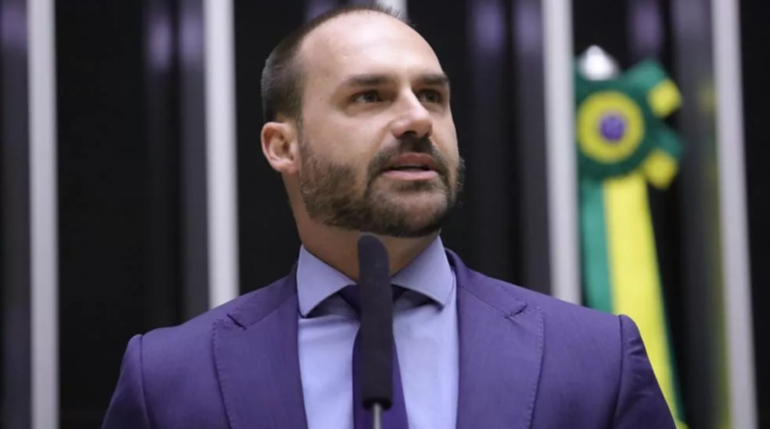 Bolsonaro já planeja chapa com Eduardo como vice para 2026