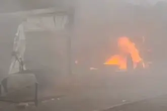 Avião de pequeno porte cai no centro de Gramado deixando vários mortos