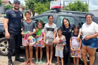 Crianças escrevem cartas à Polícia Civil pedindo cesta básica e panetone