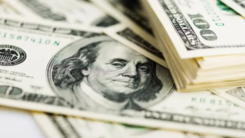 Mercado utiliza a taxa Ptax como referência, e não houve registro de transações com dólar a R$ 6,40