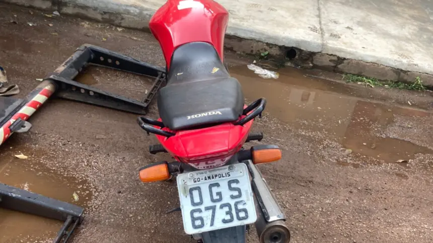Veículo com placa de Anápolis é recuperado pela Polícia Militar em Goianésia