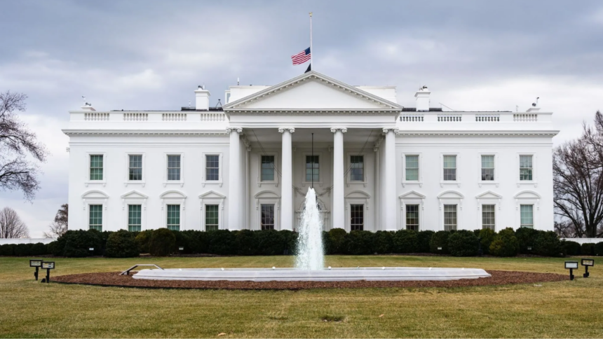 Casa Branca suspende cancelamento de gastos com assistência e evita crise social nos EUA