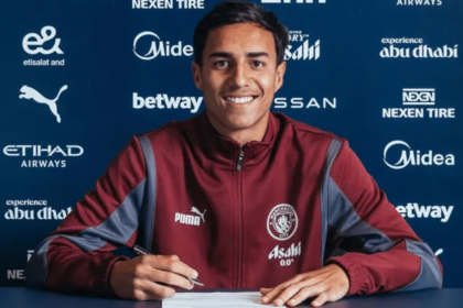 Manchester City anuncia contratação de Vitor Reis, zagueiro do Palmeiras