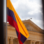 Colômbia Envia Aviões para Repatriar Imigrantes Após Impasse com os EUA