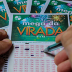 Dois ganhadores ainda não resgataram prêmios da Mega da Virada: o que acontece agora?