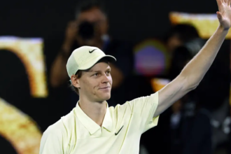 Jannik Sinner conquista bicampeonato no Australian Open 2025 com desempenho implacável