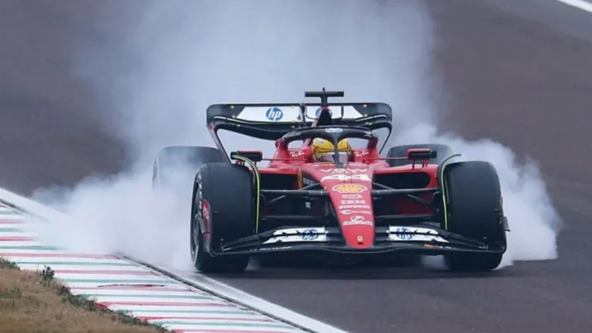 Lewis Hamilton se envolve em acidente e bate Ferrari durante testes da F1 em Barcelona