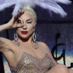 Sabrina Sato Brilha com Piercing no Rosto em Ensaio da Gaviões da Fiel