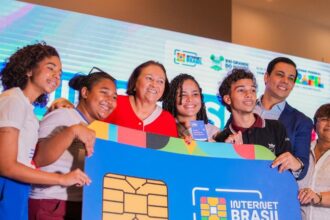 Programa Internet Brasil atinge a marca de 159 mil chips distribuídos para estudantes