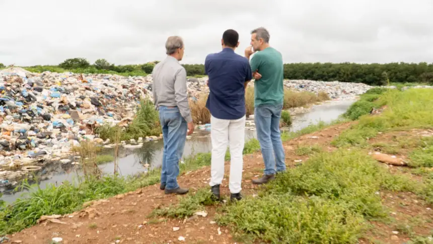 Aterro sanitário de Goianésia é encontrado em situação caótica; Renato de Castro anuncia providências urgentes
