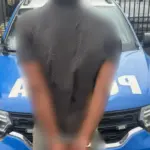 Briga violenta próximo a rodoviária deixa homem inconsciente após ser agredido com garrafa