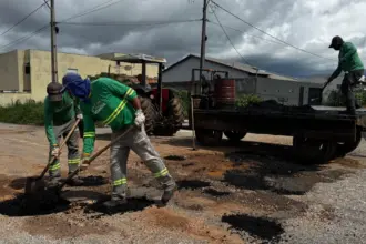 Durante a pausa da chuva, prefeitura intensifica operação de tapa-buracos em Goianésia
