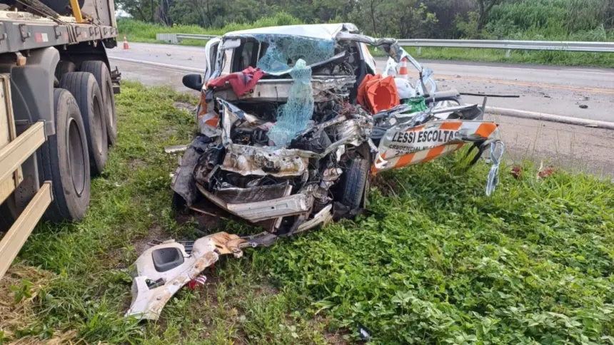 Motorista que fazia escolta para caminhão que transportava carga excedente morre em acidente na BR-414 Motorista que fazia escolta para caminhão que transportava carga excedente morre em acidente na BR-414