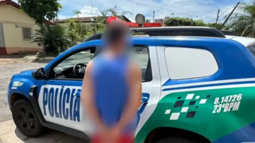 Polícia Militar localiza e prende foragido da justiça no Bairro Nova Aurora Polícia Militar localiza e prende foragido da justiça no Bairro Nova Aurora