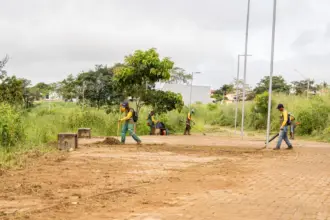 Prefeitura de Goianésia inicia limpeza do Parque Municipal Haroldo Carrilho e Lagoa do Negrinho Carrilho