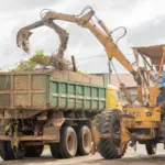 Prefeitura realiza Mutirão de Limpeza no Residencial Colina Park