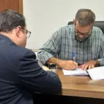 Renato de Castro assina projeto para desbloquear contas e parcelar em 24 vezes sem juros em multas