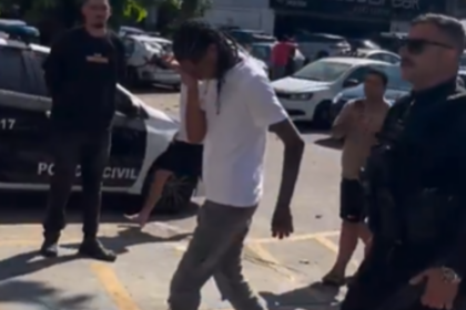 Rapper Oruam é detido no Rio de Janeiro e deixa delegacia após depoimento