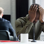 Afastamento do trabalho por transtornos mentais ultrapassaram 400 mil em 2024