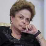 Dilma Rousseff enfrenta inflamação no nervo do equilíbrio e se recupera na China