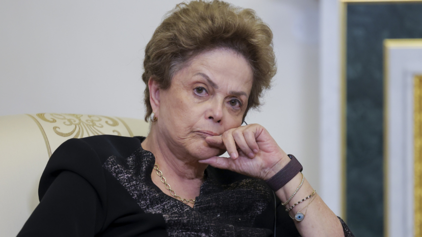 Dilma Rousseff enfrenta inflamação no nervo do equilíbrio e se recupera na China