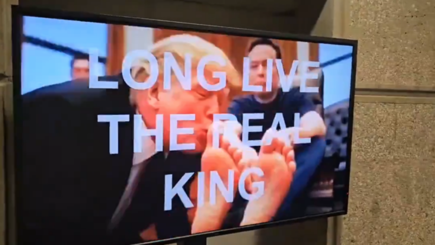 É Fake! Vídeo de Trump Beijando os Pés de Elon Musk Viraliza, Mas é Falso