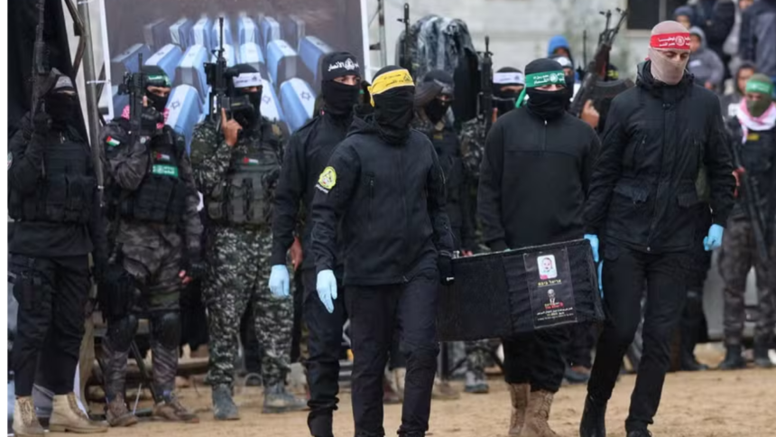 Hamas entrega corpo de Shiri Bibas à Cruz Vermelha após polêmica com Israel