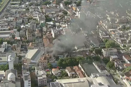 Incêndio em fábrica de fantasias no Rio de Janeiro preocupa foliões e impacta o Carnaval 2025