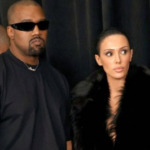 Mãe de Bianca Censori se pronuncia sobre polêmica de nudez no Grammy