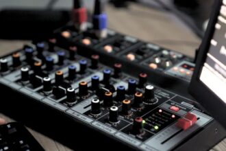 Ministério das Comunicações quintuplica número de rádios comunitárias autorizadas a operar em SP