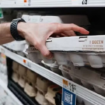 Por que o Preço dos Ovos nos EUA Disparou e Como Isso Afeta o Consumidor