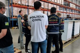 Mais de 5 mil placas solares com registro suspenso são apreendidas em Aparecida