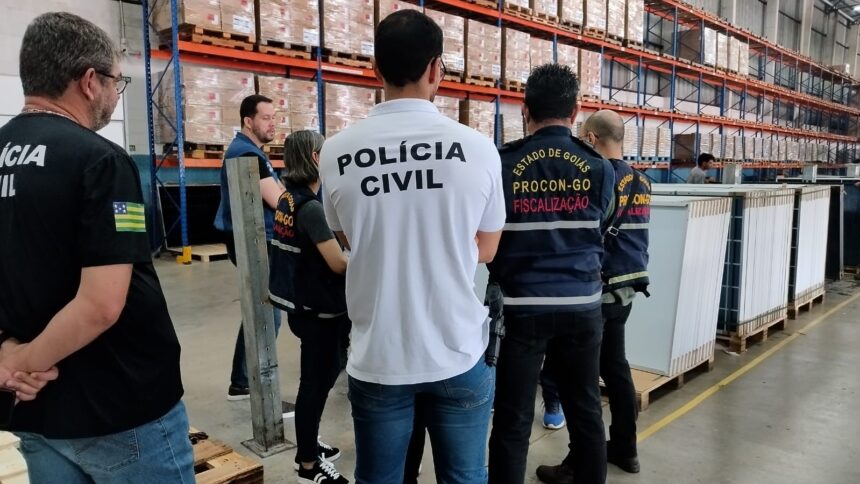 Mais de 5 mil placas solares com registro suspenso são apreendidas em Aparecida