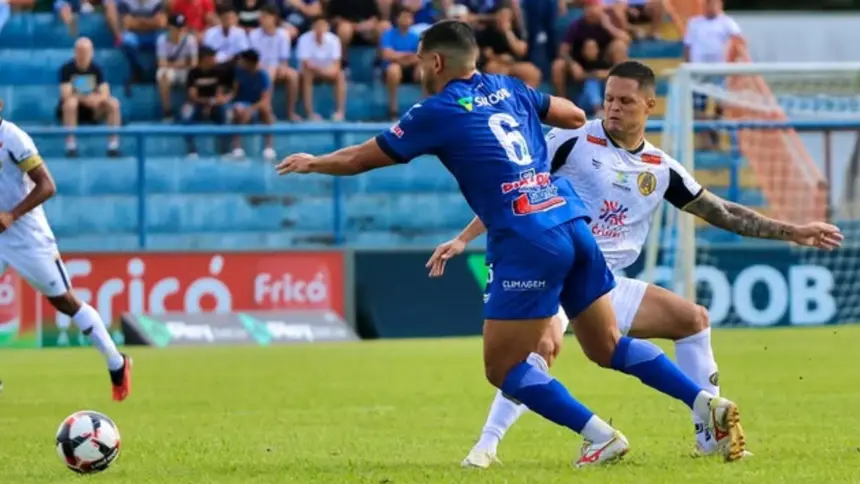 Goianésia perde pênalti, tropeça mais uma vez em casa e continua na lanterna do Goianão