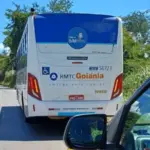 Homem é preso após ameaçar passageiros com faca em ônibus na BR-153