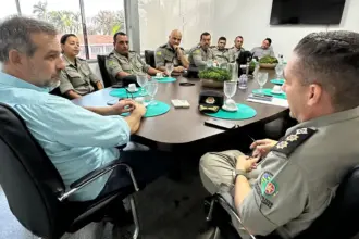 Investimentos na segurança pública de Goianésia são discutidos durante reunião da PM com o prefeito Renato