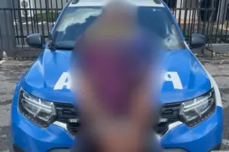 Motorista colide em muro no oeste de Goianésia e acaba preso por embriaguez ao volante