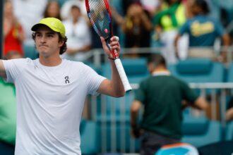 João Fonseca avança à 3ª rodada em Miami após bater tenista francês