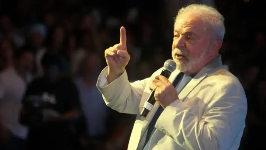 54% dos brasileiros desaprovam governo Lula; 41% aprova