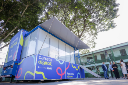 Carreta Digital chega ao Rio Grande do Sul com capacitação em tecnologia e doação de computadores